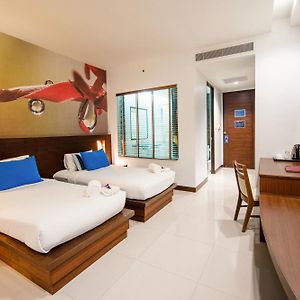 Deluxe Stairway Room
